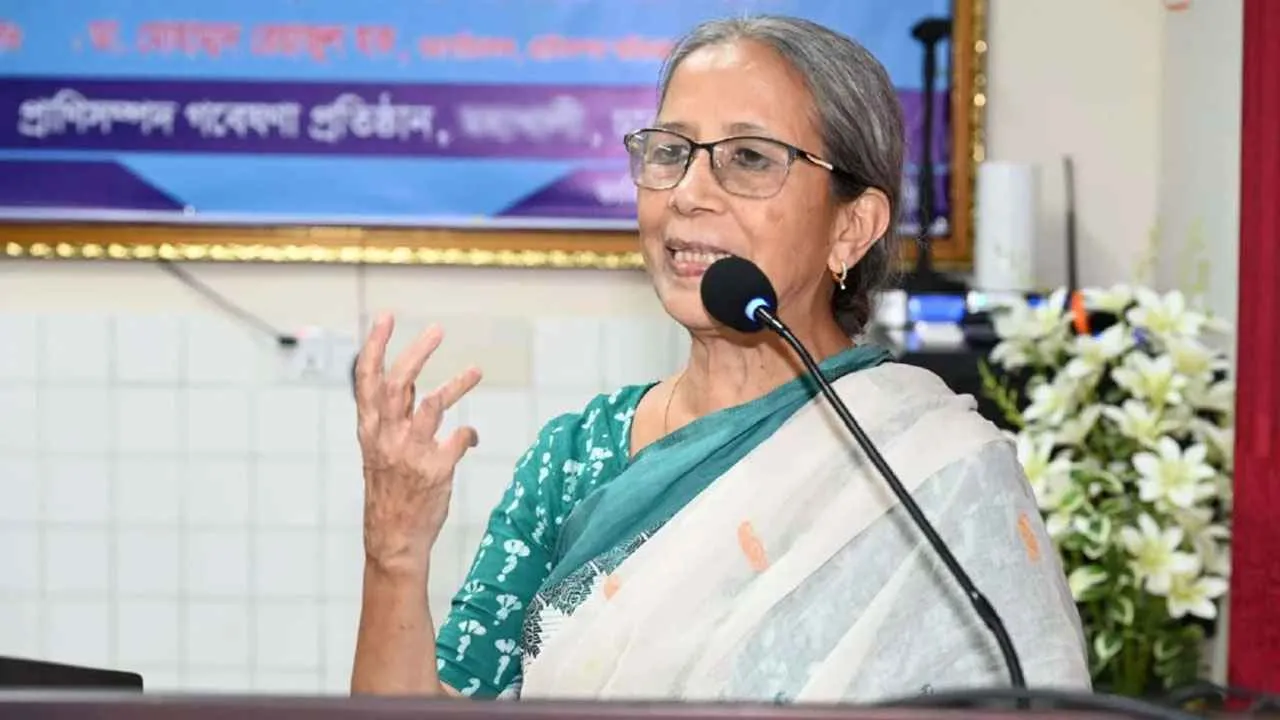 ডিমকে অত্যাবশ্যকীয় পণ্য ঘোষণা শিগগিরই: উপদেষ্টা
