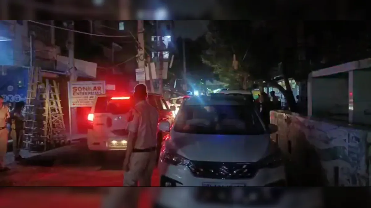 চলন্ত গাড়িতে গণধর্ষণের শিকার নারী