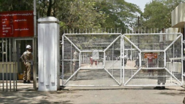 8 killed, 18 injured in bomb blasts outside Myanmar jail