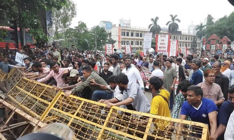 গণতন্ত্র মঞ্চের সচিবালয় অভিমুখের বিক্ষোভে পুলিশের বাধা