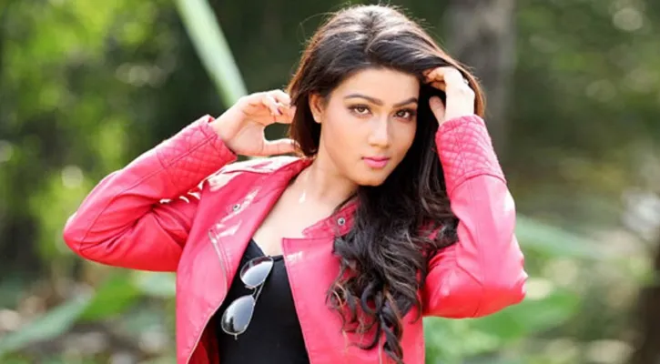 বিচ্ছেদের এই শহরে আমরা রয়ে যাব আমৃত্যু : মাহিয়া মাহি
