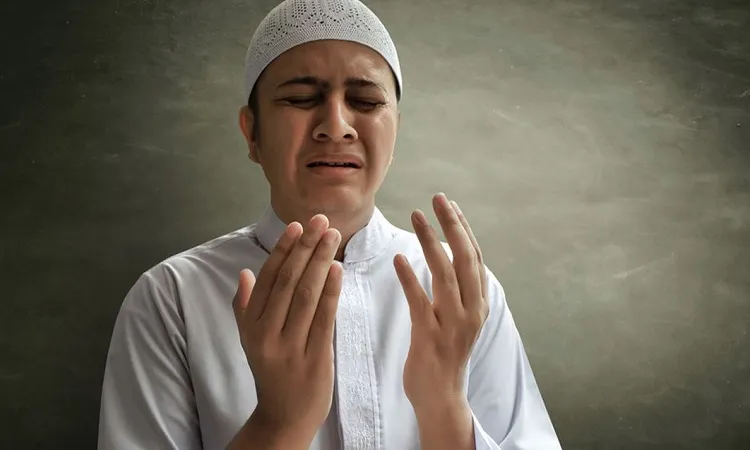শয়তান যেভাবে পাপাচারের দিকে ডাকে