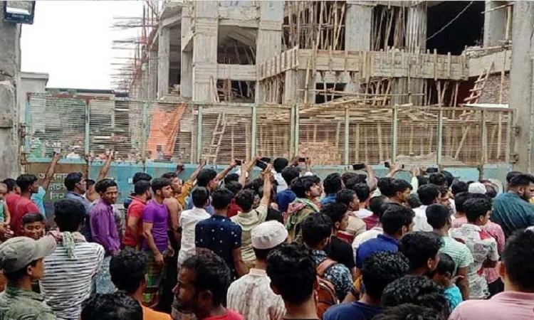 গাজীপুরে বিদ্যুৎস্পৃষ্ট হয়ে তিন শ্রমিকের মৃত্যু
