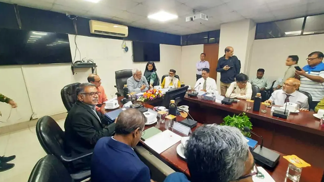 প্রতীকী মূল্যে মসজিদ-মন্দিরকে জমি দিয়ে ইতিহাস গড়ল রেলওয়ে