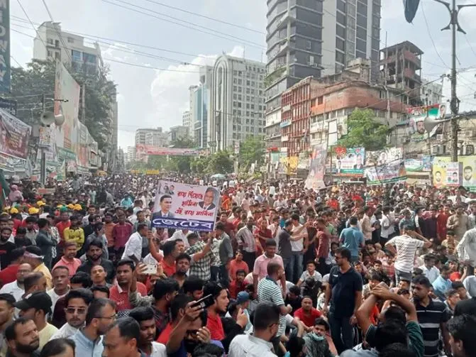 নয়াপল্টনে বিএনপির সমাবেশ চলছে
