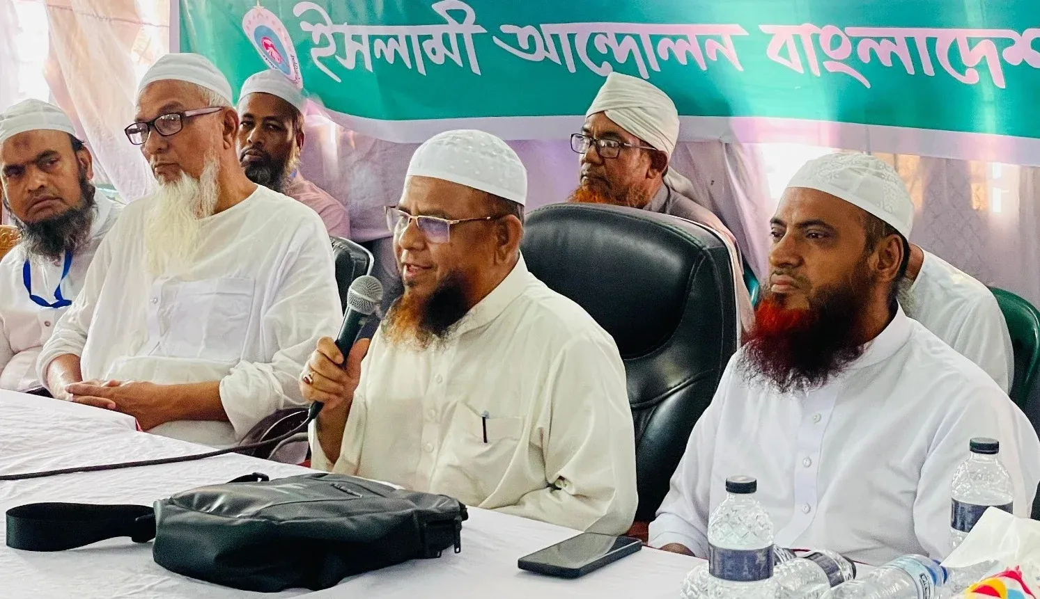 কৃষি ও ফ্যামিলি কার্ডের মাধ্যমে অর্থনীতিকে খাদের কিনারায় পৌঁছাবেন না