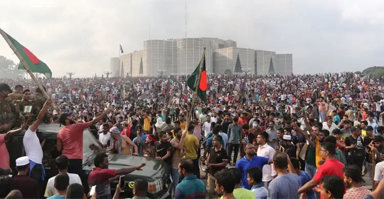 ৫ আগস্টের শিক্ষা: ক্ষমতা নয়, জনগণই শেষ কথা