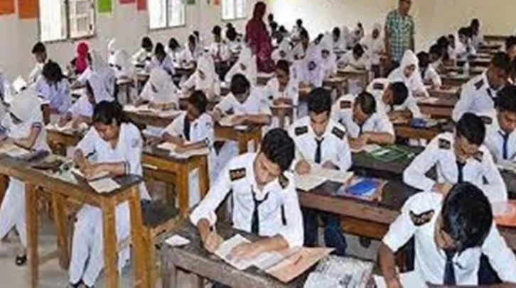 আগামী বছর এসএসসি পরীক্ষা এগিয়ে আনা হবে