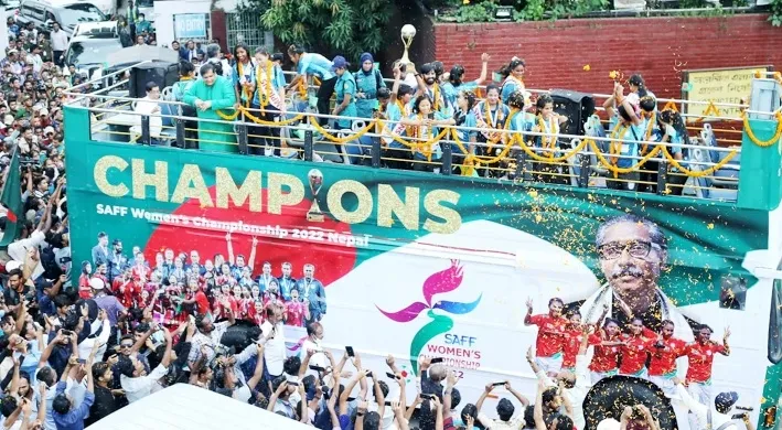 দেশে ফিরে সাফজয়ী ফুটবলারদের পুরস্কার দেবেন প্রধানমন্ত্রী