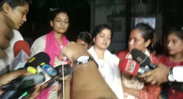 মধ্যরাতে উত্তপ্ত ইডেন কলেজ