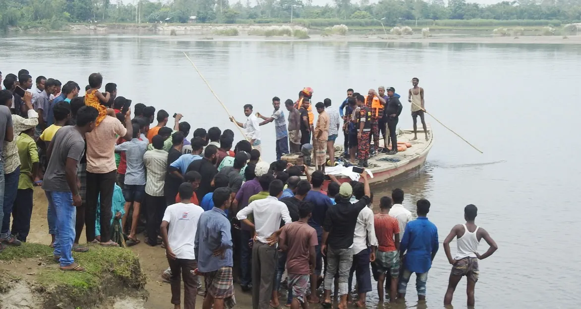 পঞ্চগড়ে নৌকাডুবির ঘটনায় মৃত বেড়ে ৪০, নিখোঁজ অর্ধশত