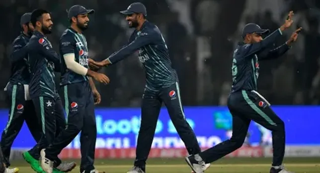 ইংল্যান্ডের বিপক্ষে পাকিস্তানের রুদ্ধশ্বাস জয়