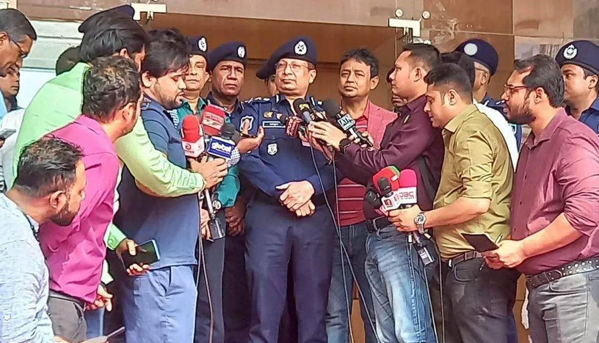 রাজনৈতিক নয়, আইনে থেকেই কাজ করছে পুলিশ : আইজিপি