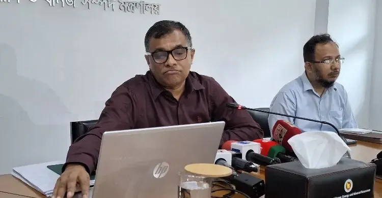 রাশিয়া থেকে ৬ লাখ টন তেল কিনতে যুক্তরাষ্ট্রকে বাংলাদেশের চিঠি