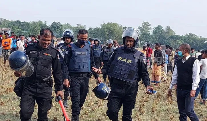 জঙ্গি আস্তানা সন্দেহে বাড়ি ঘেরাও, আটক ৫