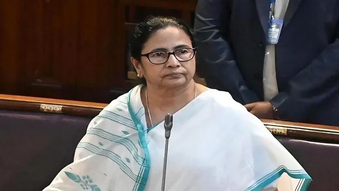 বাংলাদেশে জাতিসংঘের শান্তিরক্ষা মিশনের সৈন্য পাঠান : মমতা