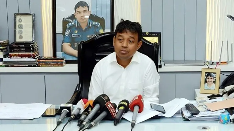 চুরি-ছিনতাই করছে বিএনপি কর্মীরা : ডিবি প্রধান