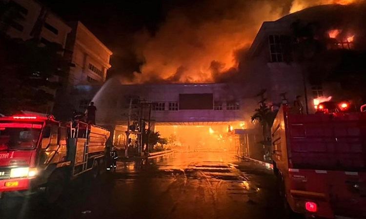 10 killed, 30 injured in hotel-casino fire on Cambodian border