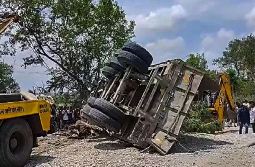 ভারতে ট্রাক দুর্ঘটনায় নিহত ১৫