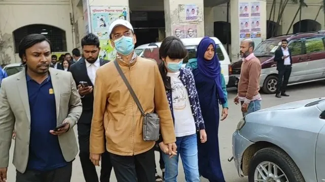 আমি বাংলাদেশে বাবার কাছে থাকতে চাই : লায়লা লিনা