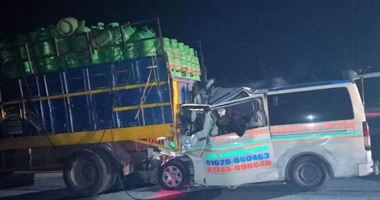 জাজিরায় ট্রাক-অ্যাম্বুলেন্সের সংঘর্ষে নারীসহ নিহত ৬