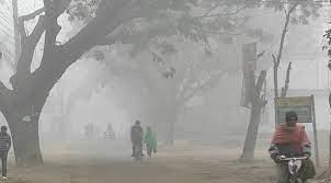 হিলিতে তীব্র শীতে বিপর্যস্ত জনজীবন