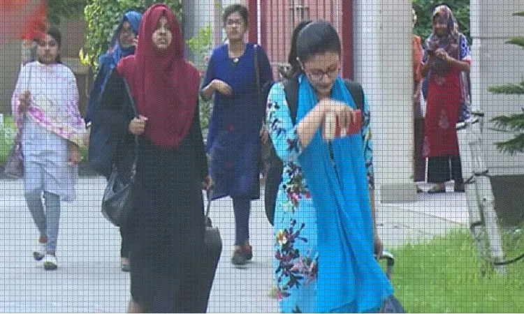 হঠাৎ হল ছাড়ার নির্দেশ, বিপাকে কুয়েট শিক্ষার্থীরা