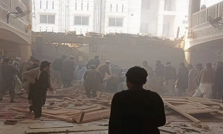 20 killed, 96 injured in Pakistan mosque bombing