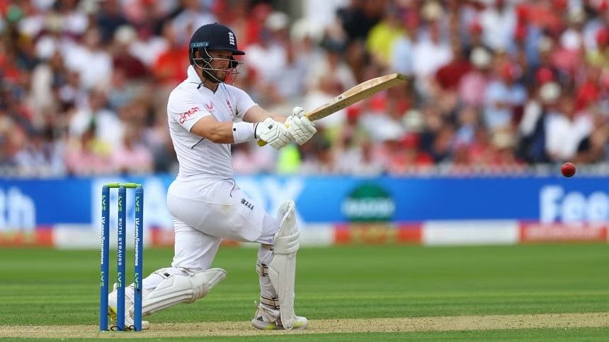 Duckett leads England fightback on crazy day at Lord's