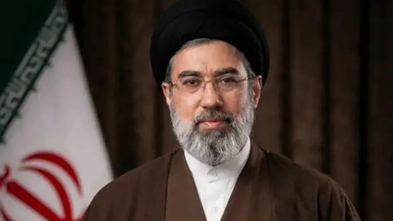 প্রতিরোধ অব্যাহত রাখার ঘোষণা দিলেন মুজতবা খামেনি