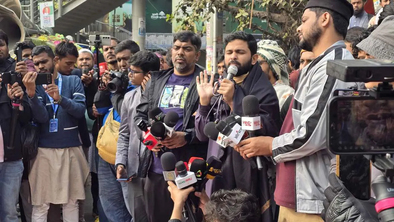 সরকার পতনের হুঁশিয়ারি ইনকিলাব মঞ্চের