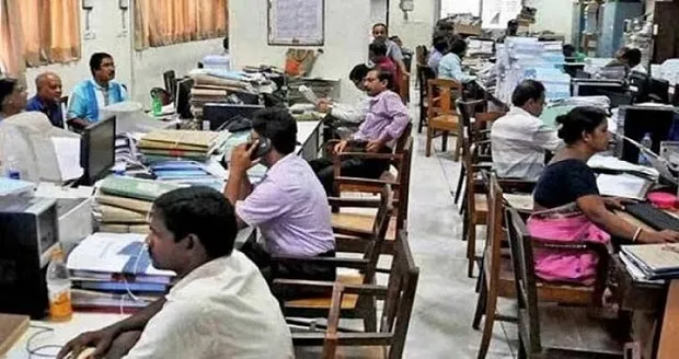 আজ থেকে অর্ধেক জনবল নিয়ে চলবে অফিস