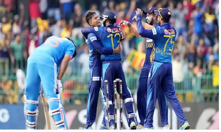 ৯ উইকেটে ১৯৭ রান ভারতের, আশীর্বাদ হয়ে এলো বৃষ্টি!