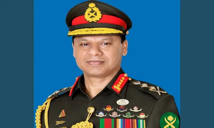 চীন-ভারতের উদ্দেশে ঢাকা ছাড়লেন সেনাপ্রধান