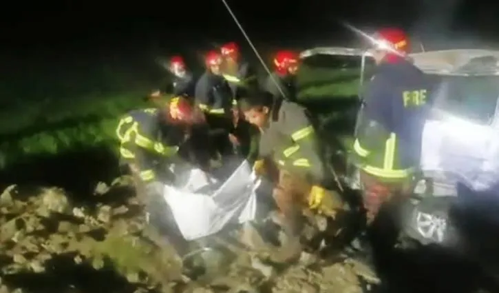 ময়মনসিংহে মাইক্রোবাসে আগুন, নিহত ৪