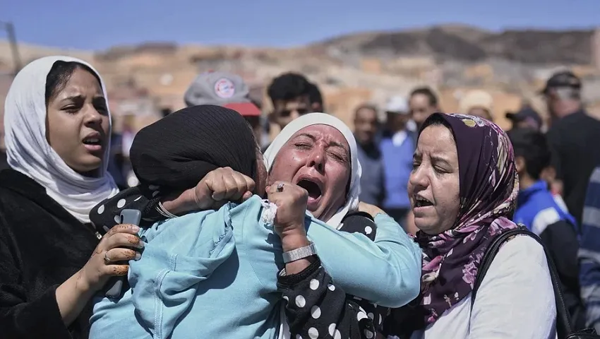 Moroccans sleep in the streets for 3rd night following the earthquake