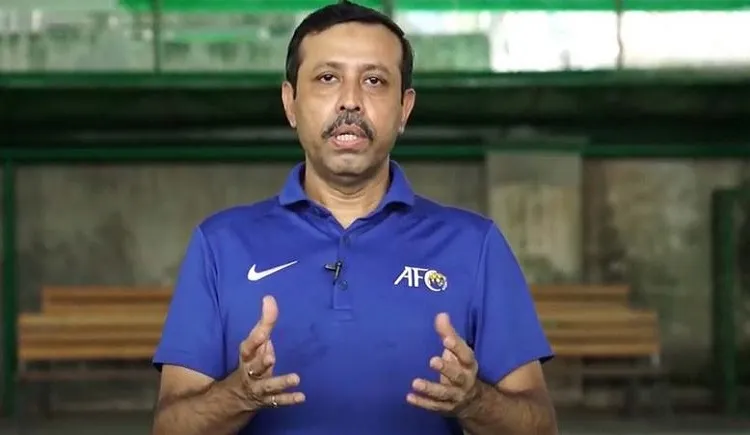 নারী ফুটবল দলের নতুন কোচ টিটু