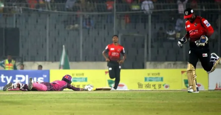 ১২৫ রানে অলআউট মাশরাফির সিলেট