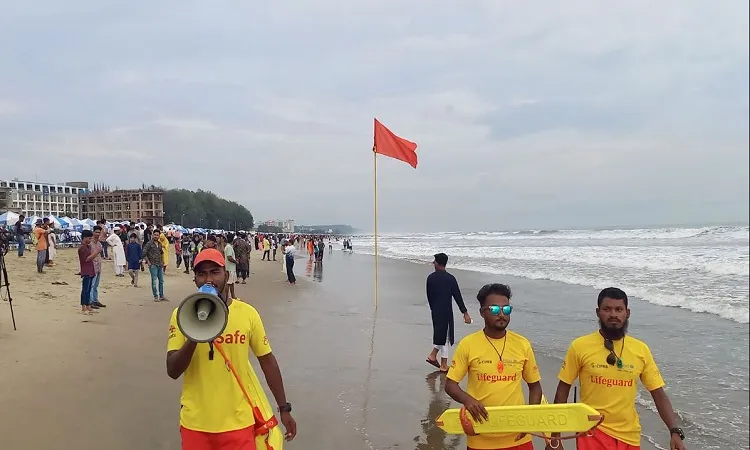 কক্সবাজার সৈকতের সব কার্যক্রম বন্ধের নির্দেশ
