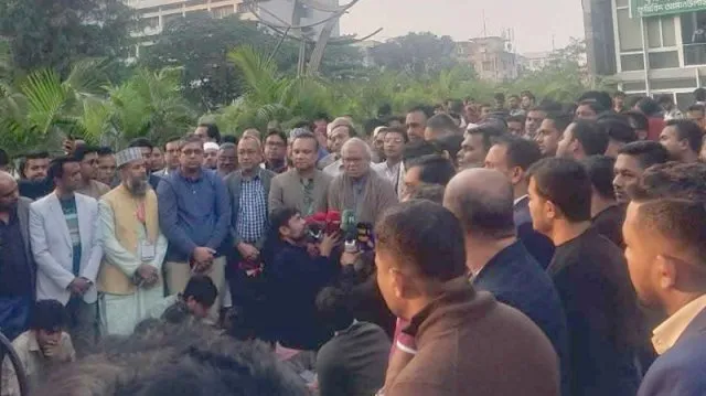 দেশে ফিরবেন তারেক রহমান, কিছুই বাধা হবে না: রিজভী