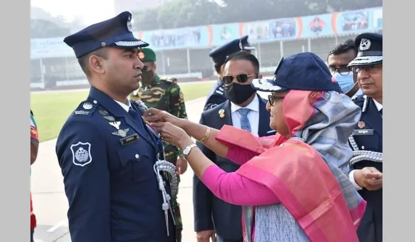 বিপিএম ও পিপিএম প্রদান করলেন প্রধানমন্ত্রী