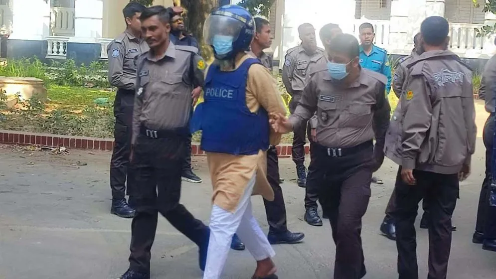 আশুলিয়ায় লাশ পোড়ানো মামলায় ট্রাইব্যুনালে হাজির করা হয়েছে ৮ আসামি