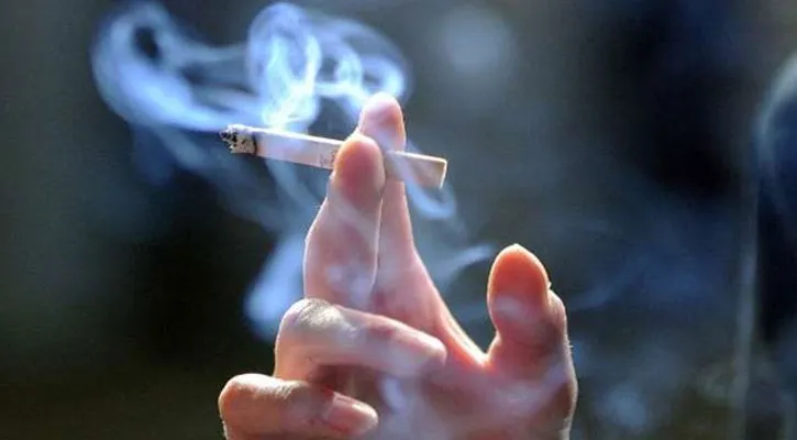ইফতারির পর ধূমপান করলে যে সমস্যা বাড়ে