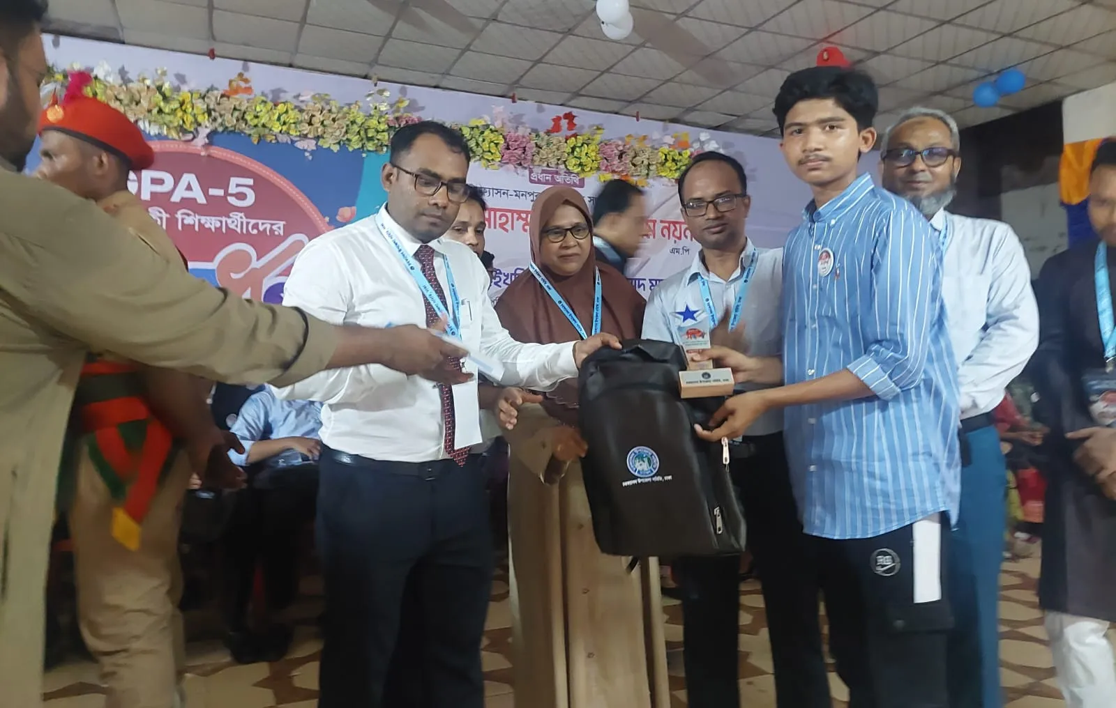 জিপিএ-৫ প্রাপ্তদেরকে চরফ্যাশন সমিতি'র সংবর্ধনা
