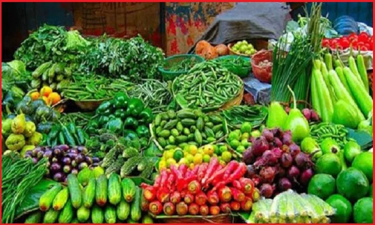 বৃষ্টিতে বেড়েছে সবজির দাম