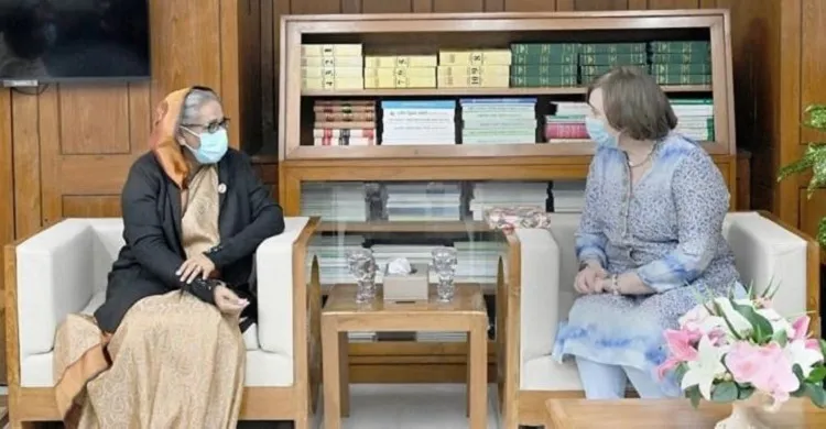 নারীসমাজকে সম্পৃক্ত করে উন্নত দেশ গড়ার লক্ষ্যে কাজ করছে সরকার: প্রধানমন্ত্রী