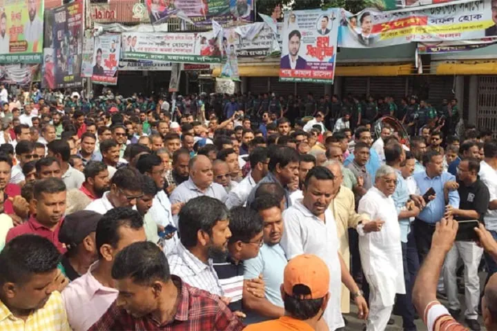 তারেক-জোবায়দার কারাদণ্ড, নয়াপল্টনে বিএনপির বিক্ষোভ