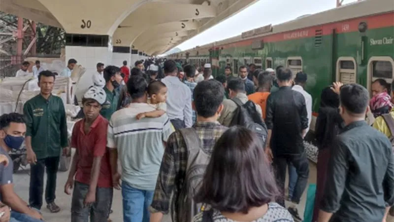 দুই দিনে ঢাকা ছেড়েছেন সাড়ে ৫০ লাখ সিমধারী