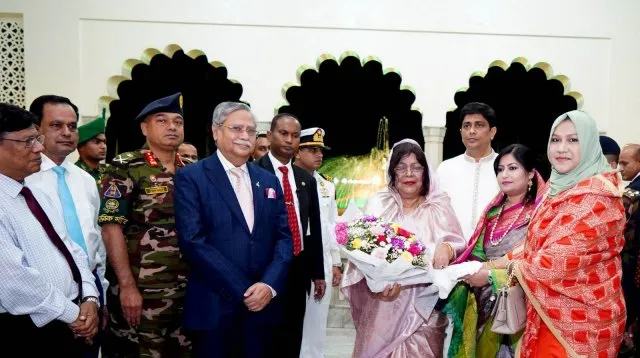 পরিবার নিয়ে বঙ্গভবনে রাষ্ট্রপতি মো. সাহাবুদ্দিন