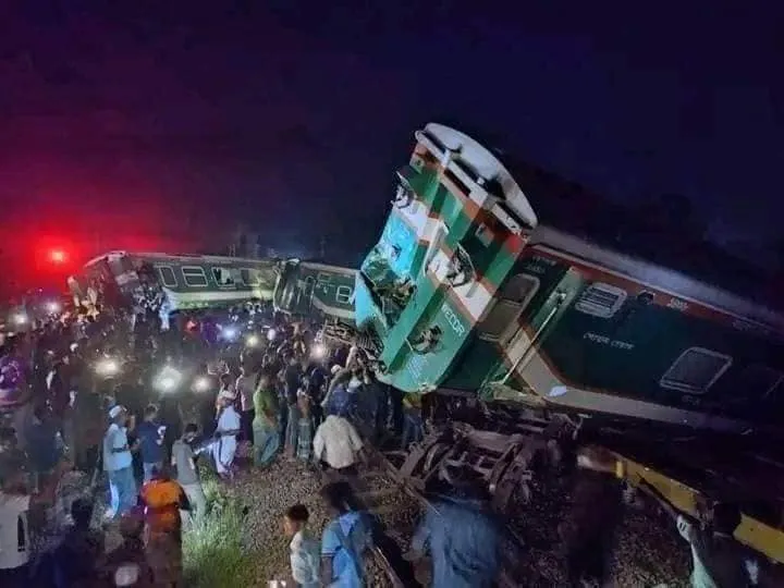 কুমিল্লায় ট্রেনের ৭ বগি লাইনচ্যুত, আহত অর্ধশতাধিক